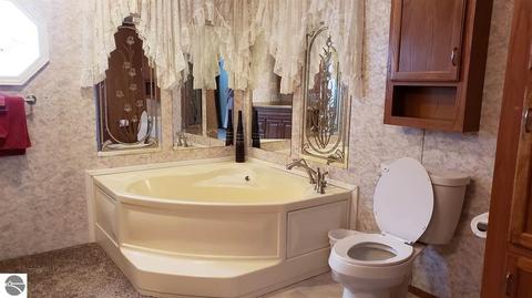 810 Ely St, Alma, MI 48801 photo 27