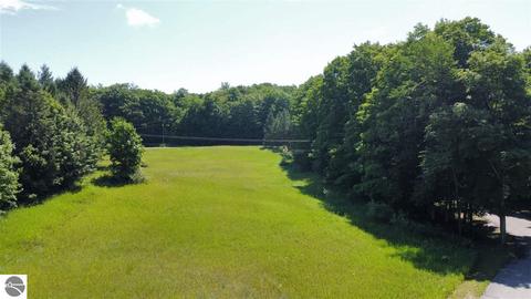 APT 30 Whitetail Drive, Bellaire, MI 49615