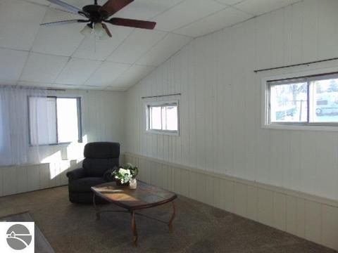 514 N Elm, Ithaca, MI 48847 photo 2