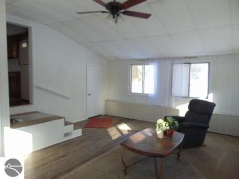514 N Elm, Ithaca, MI 48847 photo 3
