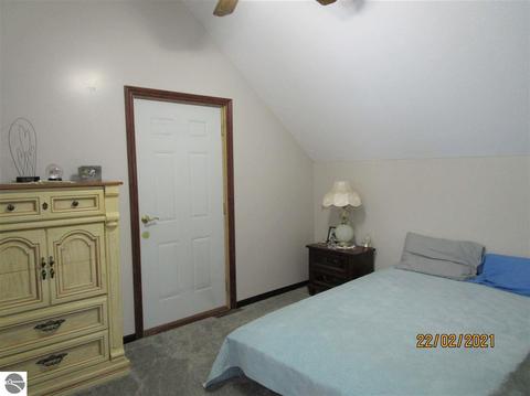341 E Pleasant Valley Rd, Shepherd, MI 48883 photo 12