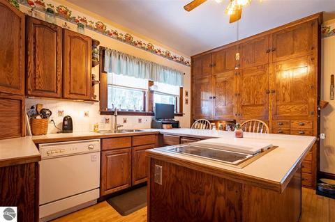 124 E Wright Ave, Shepherd, MI 48883 photo 14