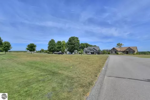 22 Wolverine Dr, Williamsburg, MI 49690 photo 9