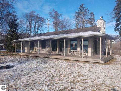 126 N Huron, Au Gres, MI 48703 photo 2