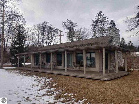 126 N Huron, Au Gres, MI 48703 photo 3