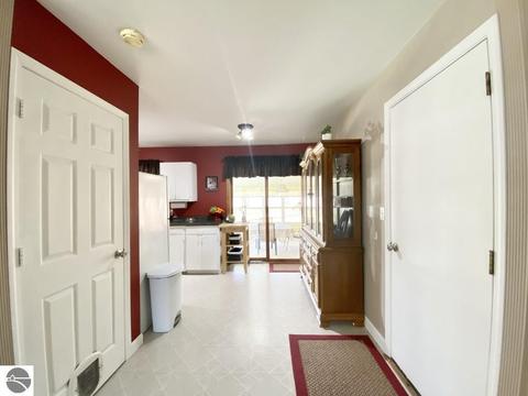 229 Fleming Dr, Alma, MI 48801 photo 8