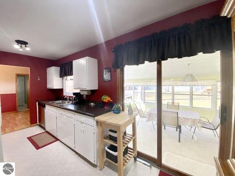 229 Fleming Dr, Alma, MI 48801 photo 9