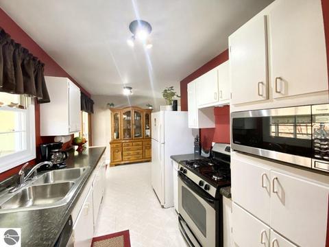 229 Fleming Dr, Alma, MI 48801 photo 11