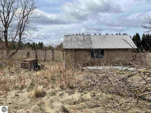 652 W M-61, Standish, MI 48658 photo 12