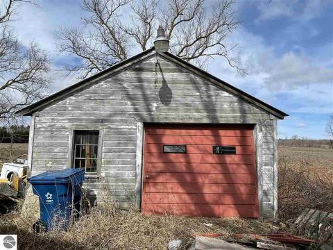652 W M-61, Standish, MI 48658 photo 10
