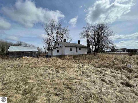 652 W M-61, Standish, MI 48658 photo 8
