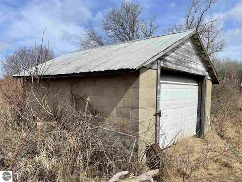 652 W M-61, Standish, MI 48658 photo 21
