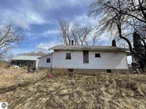 652 W M-61, Standish, MI 48658 photo 6