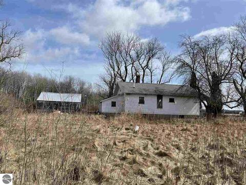 652 W M-61, Standish, MI 48658 photo 9