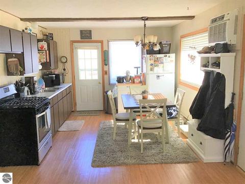 2912 Maple, Hale, MI 48739 photo 3