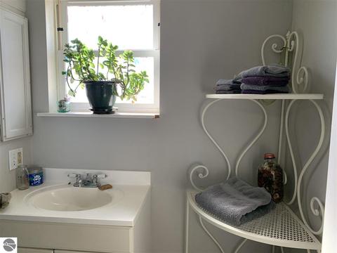 8040 E 12 Rd, Manton, MI 49663 photo 9