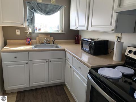 8040 E 12 Rd, Manton, MI 49663 photo 6