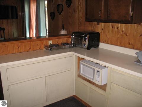669 Everett Trl, Hale, MI 48739 photo 13