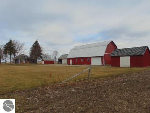 3569 E Polk Rd, Ithaca, MI 48847 photo 7