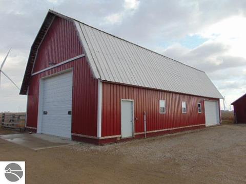 3569 E Polk Rd, Ithaca, MI 48847 photo 2