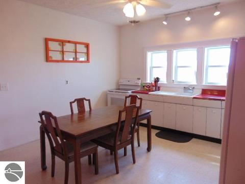 3569 E Polk Rd, Ithaca, MI 48847 photo 8