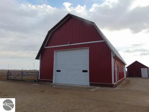 3569 E Polk Rd, Ithaca, MI 48847 photo 3