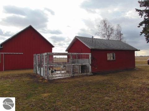 3569 E Polk Rd, Ithaca, MI 48847 photo 6