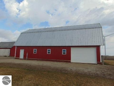 3569 E Polk Rd, Ithaca, MI 48847 photo 5