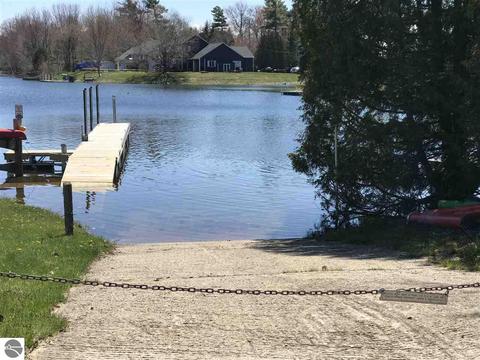 6642 E Harbor Dr, Elk Rapids, MI 49629 photo 3