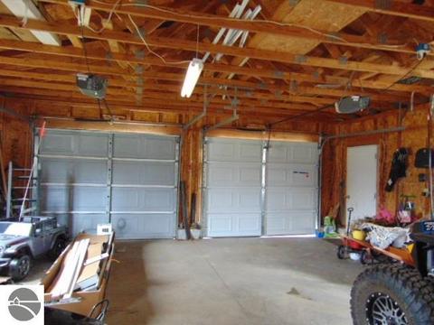 134 Grassmere Ct, Alma, MI 48801 photo 5