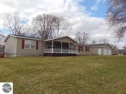 134 Grassmere Ct, Alma, MI 48801 photo 1