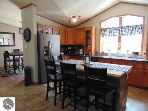 134 Grassmere Ct, Alma, MI 48801 photo 10