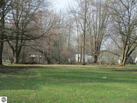 712 E Newark St, Ithaca, MI 48847 photo 2