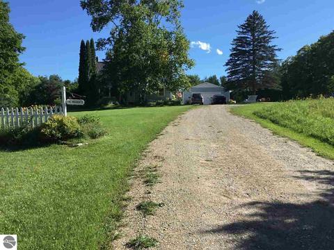 425 Grant Rd, Germfask, MI 49836 photo 2