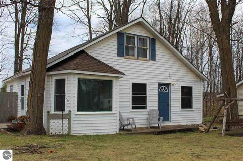 105 Elm, Manton, MI 49663 photo 1