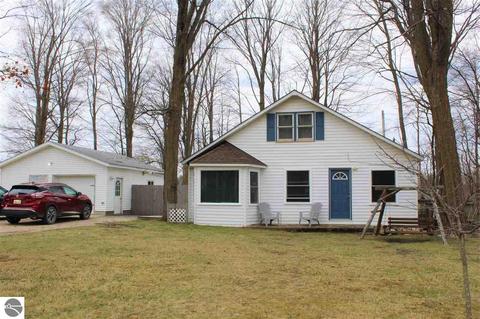 105 Elm, Manton, MI 49663 photo 2