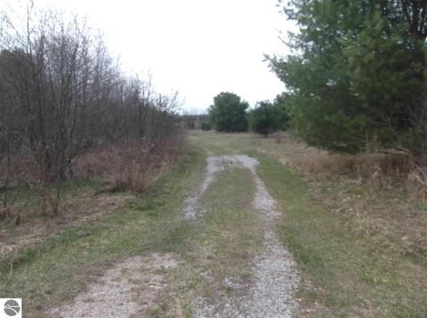 639 Pettit Rd, Lupton, MI 48635 photo 1