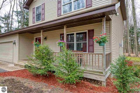 10877 Dylan Dr, Interlochen, MI 49643 photo 2
