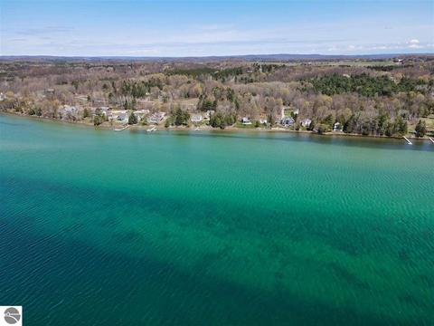 0000 Se Torch Lake Dr Alden Mi 49612 27 Photos Mls 1886337 Movoto