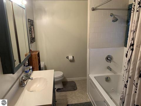 205 S Ithaca St, Ithaca, MI 48847 photo 8