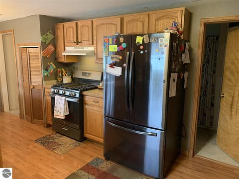 205 S Ithaca St, Ithaca, MI 48847 photo 7
