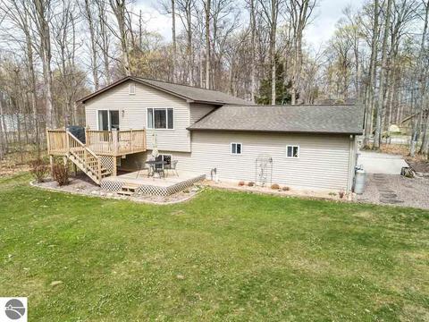 2548 E Birch Ct, Cedar, MI 49621 photo 2