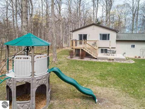 2548 E Birch Ct, Cedar, MI 49621 photo 28