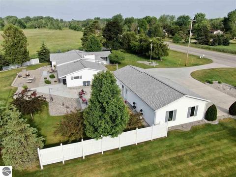 2118 E Huron, Au Gres, MI 48703 photo 3