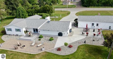 2118 E Huron, Au Gres, MI 48703 photo 4