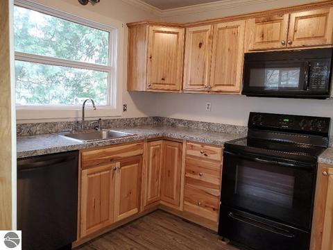 812 N Pine Ave, Alma, MI 48801 photo 14