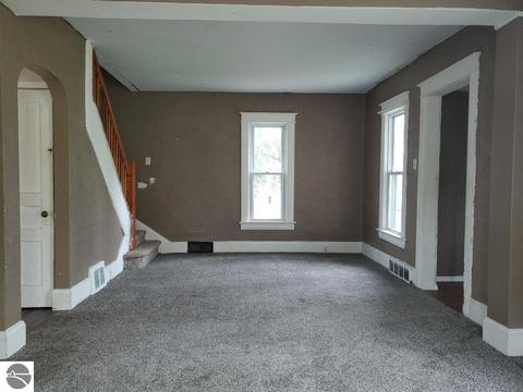 812 N Pine Ave, Alma, MI 48801 photo 6