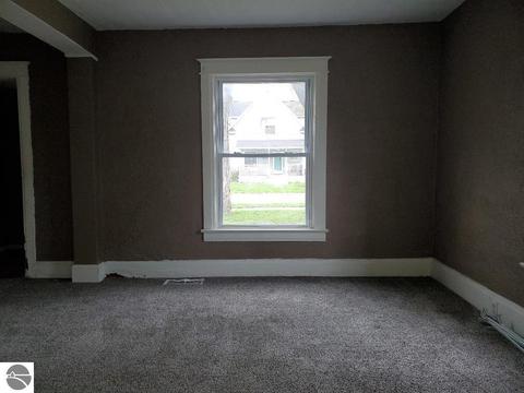 812 N Pine Ave, Alma, MI 48801 photo 9