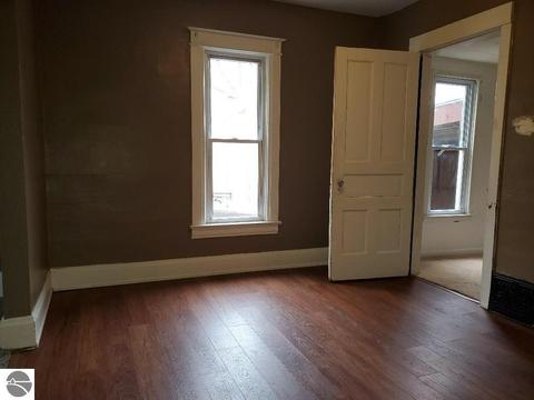 812 N Pine Ave, Alma, MI 48801 photo 18