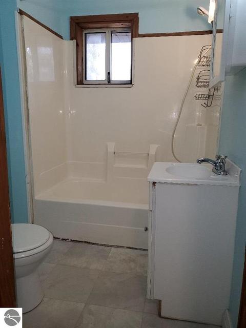 812 N Pine Ave, Alma, MI 48801 photo 23